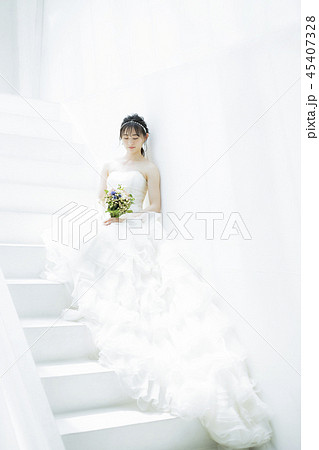 女性　結婚　ブライダルイメージ 45407328