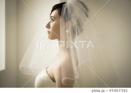 女性　結婚　ブライダルイメージ 45407392