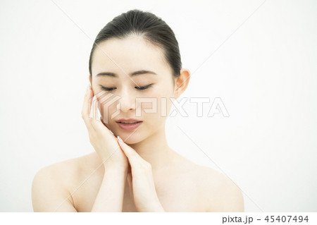 女性　ポートレート　ビューティーイメージ 45407494