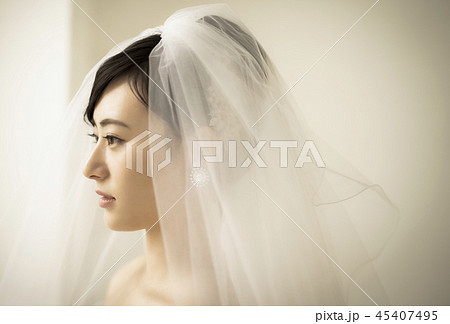 女性 結婚 ブライダルイメージ 結婚指輪 女性 結婚 ブライダルイメージ 結婚指輪 45407495