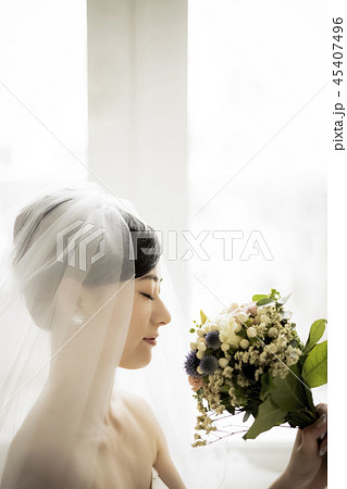 女性　結婚　ブライダルイメージ　結婚指輪 45407496