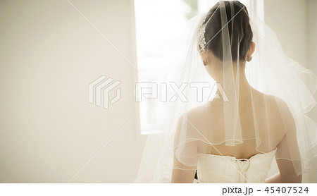 女性　結婚　ブライダルイメージ　結婚指輪 45407524