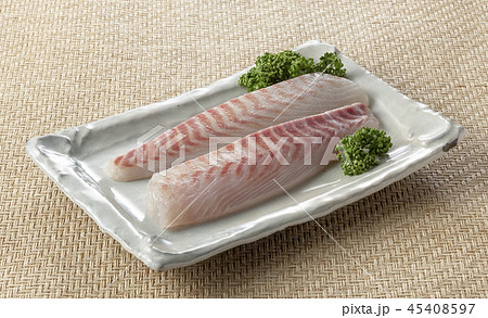鯛の刺し身 45408597