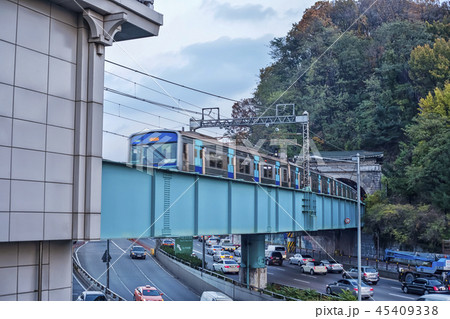 地下鉄 電車 銅雀駅 45409338