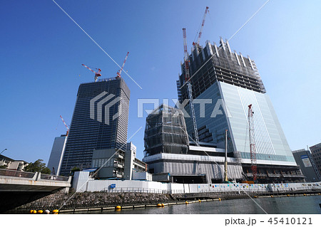 日本の横浜都市景観 建設中の横浜市役所新庁舎や建設中の超高層マンションなどを望む 日本の横浜都市景観 建設中の横浜市役所新庁舎や建設中の超高層マンションなどを望む 45410121