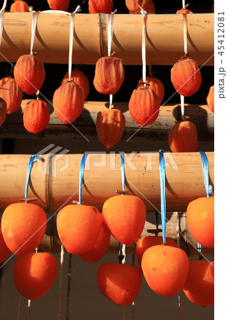 枯露柿(ころ柿)と古民家　甲州市 45412081