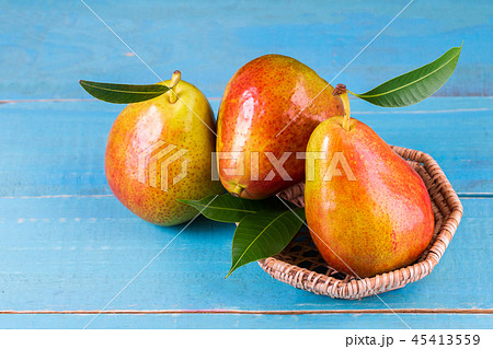Sweet pears in the basket Sweet pears in the basket 45413559