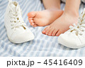 ２歳半の足と靴（１６センチ）３ 45416409