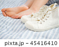 ２歳半の足と靴（１６センチ）２ 45416410