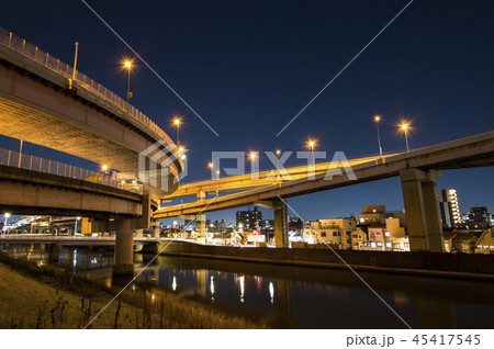 月夜の首都高速 45417545