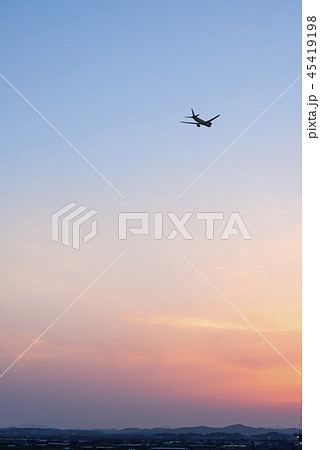 空 夕焼け 日没 45419198