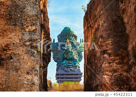 Landscape picture of Garuda Wisnu Kencana statue 45422311