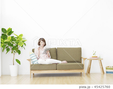 女性　 45425760