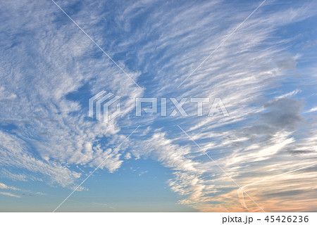 刷毛で掃いたような空 刷毛で掃いたような空 45426236