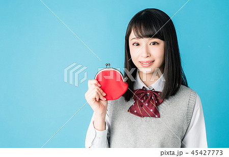 財布を持つ女子高生 財布を持つ女子高生 45427773