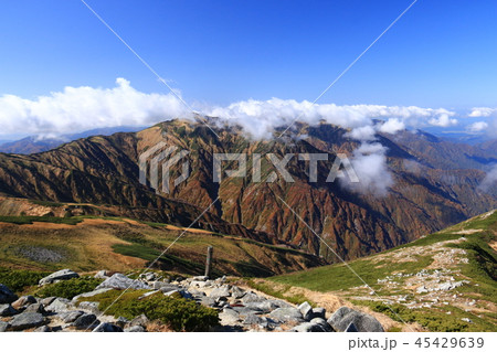 東北飯豊連峰 飯豊山頂の風景 北股岳烏帽子岳を望む 東北飯豊連峰 飯豊山頂の風景 北股岳烏帽子岳を望む 45429639