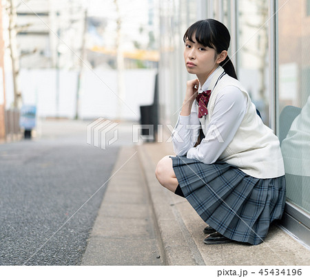 スカート しゃがみ ストア 制服