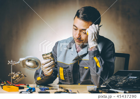 service repair electronics 45437290