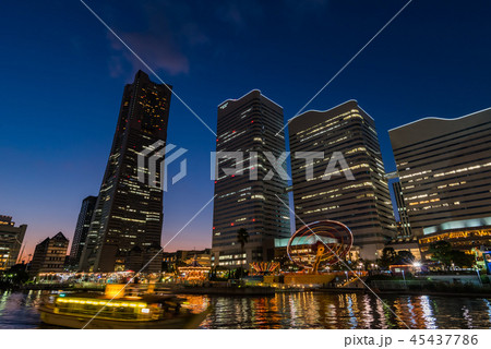 横浜みなとみらいの夜景 横浜みなとみらいの夜景 45437786