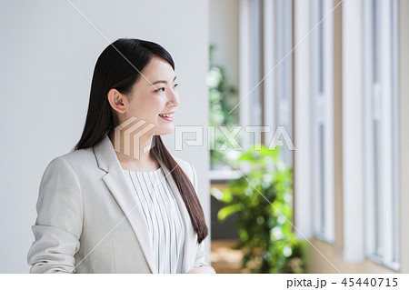 ビジネス シェアオフィス 女性 オフィス ビジネスウーマン ビジネス シェアオフィス 女性 オフィス ビジネスウーマン 45440715