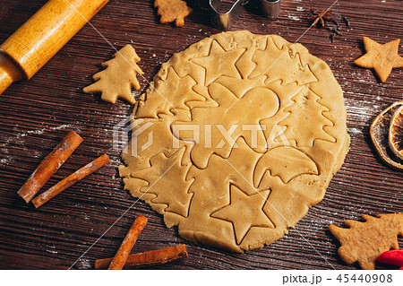 Gingerbread dough with molds for baking cinnamon Gingerbread dough with molds for baking cinnamon 45440908