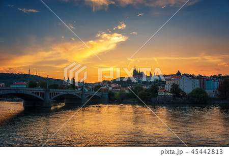 Prague Castle and Vltava river at sunset 45442813