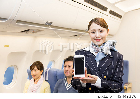 飛行機 機内 CA スマートフォン wifi 飛行機 機内 CA スマートフォン wifi 45443376