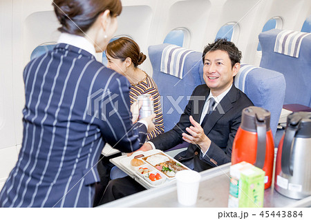 飛行機　機内　旅行　食事　CA　機内販売 45443884