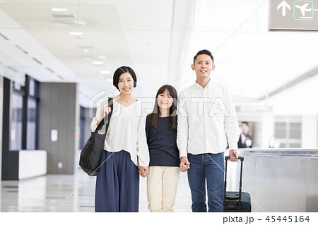 空港 家族旅行 空港 家族旅行 45445164