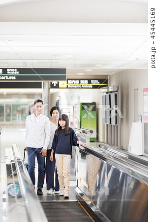空港 家族旅行 空港 家族旅行 45445169
