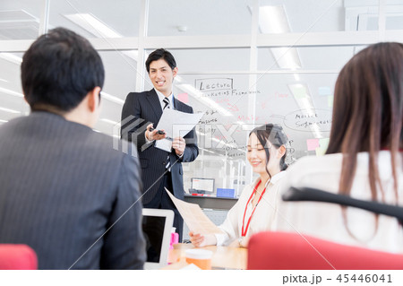 オフィス　ビジネス　打合せ 45446041