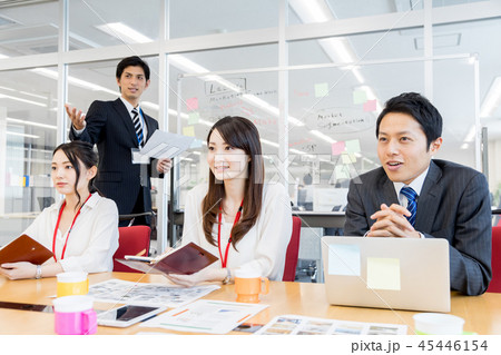 オフィス　ビジネス　打合せ 45446154