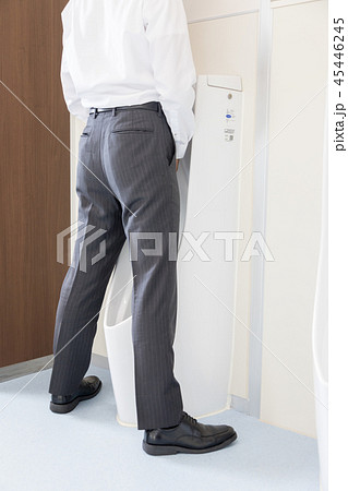 男子トイレ 立小便 男子トイレ 立小便 45446245