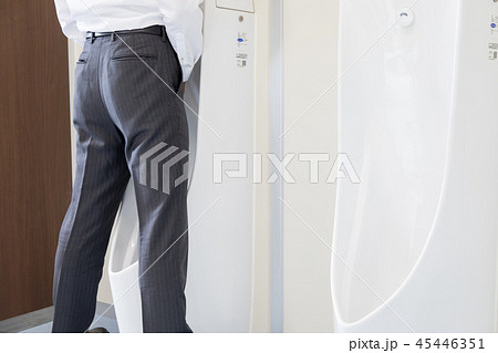 男子トイレ　立小便 45446351