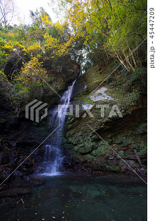 琵琶の滝(徳島県三好市西祖谷山村) 琵琶の滝(徳島県三好市西祖谷山村) 45447209