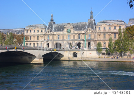 パリのルーヴル美術館 45448501