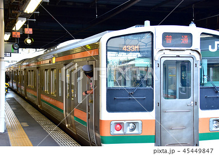 発車する両毛線普通電車 発車する両毛線普通電車 45449847