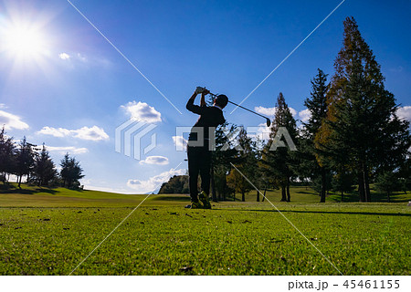 ゴルフ場 ティーショット 45461155