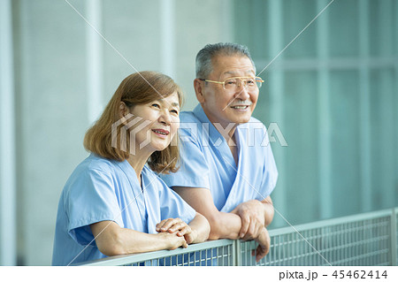 医療 夫婦 病院 医療イメージ 45462414