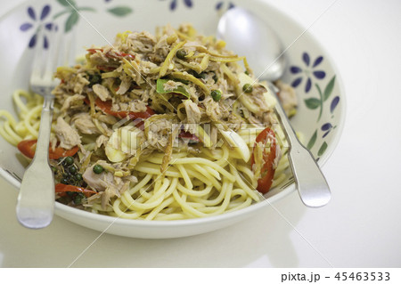 Spaghetti tuna lunch on holiday. The food we like. Spaghetti tuna lunch on holiday. The food we like. 45463533