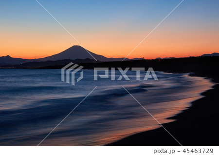 湘南の風景 茅ヶ崎海岸からの富士山 湘南の風景 茅ヶ崎海岸からの富士山 45463729