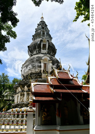 Stupa, shaped as a pot overlap. 45464264