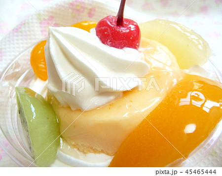 ババロアのカップケーキ ババロアのカップケーキ 45465444