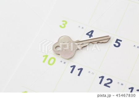 カレンダーと鍵 45467830
