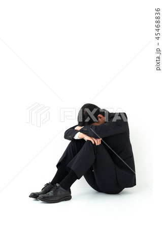 人物 悲しい 人物 悲しい 45468836