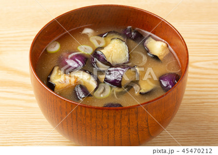 揚げナスの味噌汁 45470212