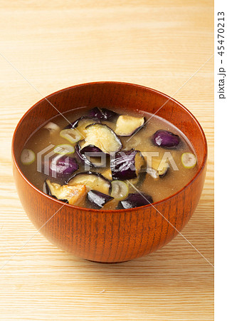 揚げナスの味噌汁 揚げナスの味噌汁 45470213
