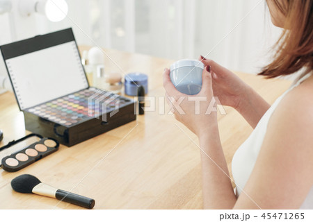 Opening face cream 45471265