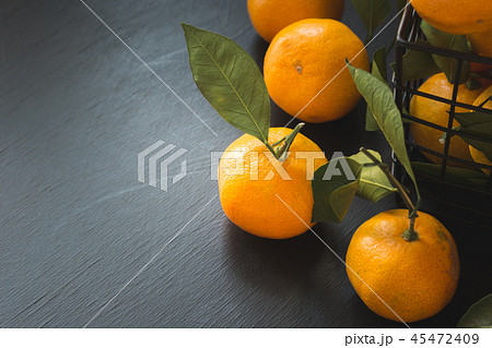 Fresh mandarins with leaves. Close up. 45472409