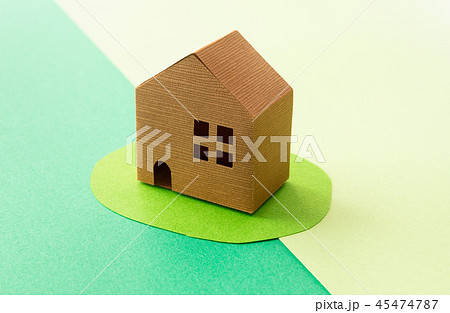 境界線 越境地 土地 不動産 境目 敷地 またぐ 境界線 越境地 土地 不動産 境目 敷地 またぐ 45474787